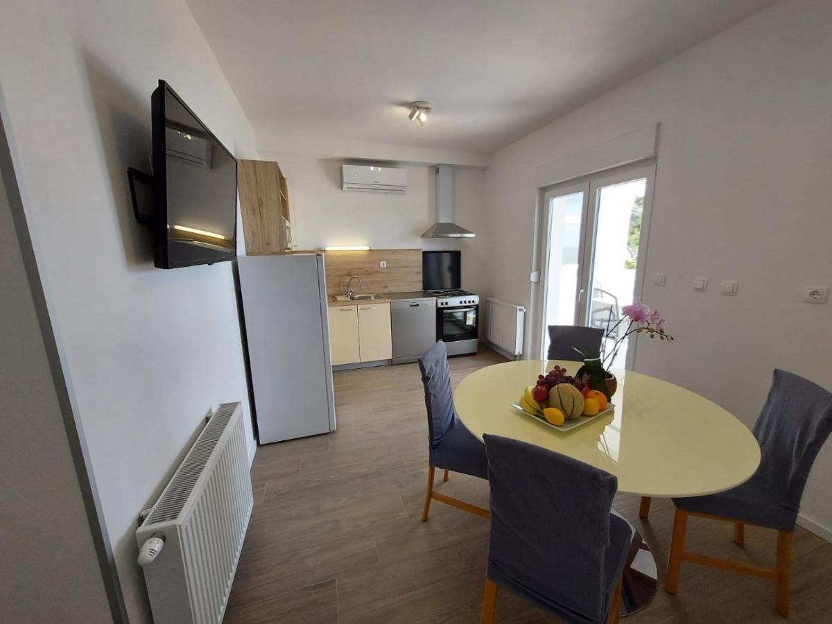 Apartmani Cvita Omis Exterior photo